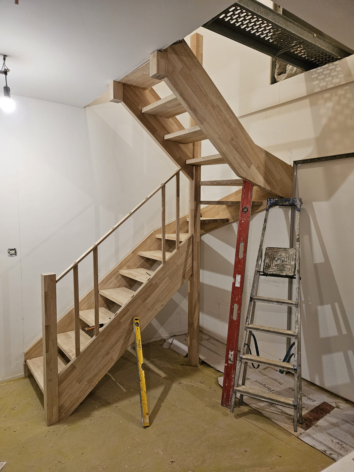 Escalier en bois sur mesure à Bruxelles